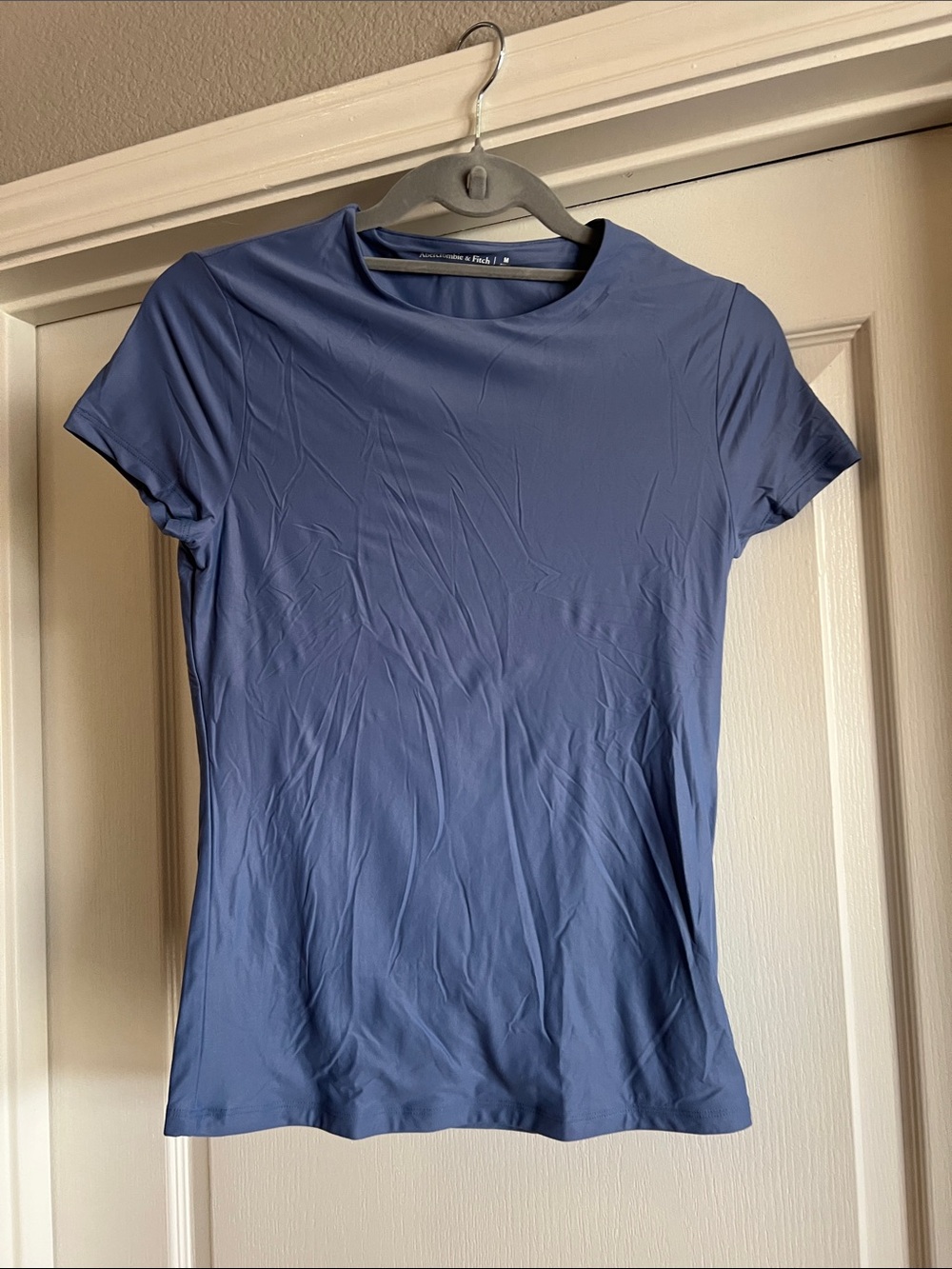 Abercrombie & Fitch Short Seamless Sleeve Tee in Slate Blue - Size Medium